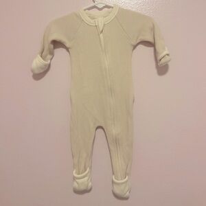 Goumi Cream Waffle Knit Convertible Sleeper Sz 0-3 Mo